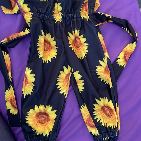 NWT!! Cute and Sassy Toddler Outfit - Picture 5 of 7